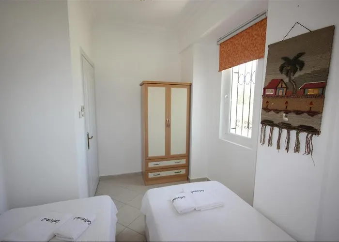 Vila Lebrentals Tina *