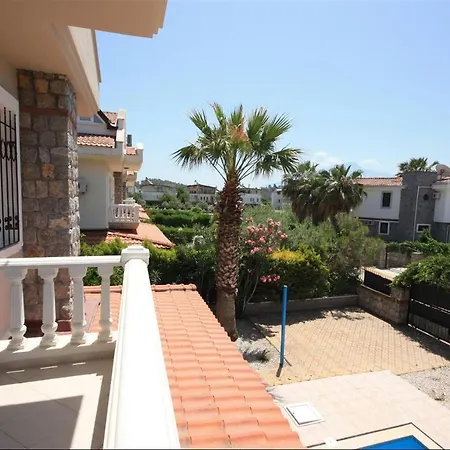 Vila Lebrentals Tina