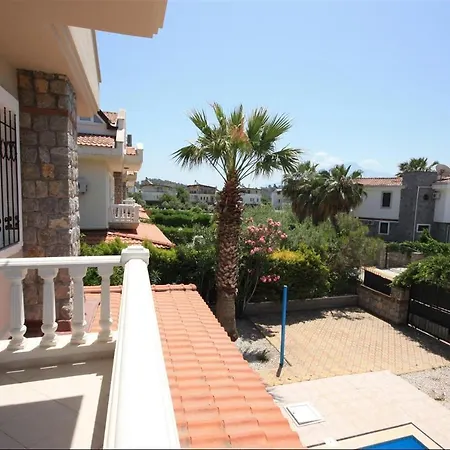 Villa Vılla Tına