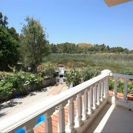 Vılla Tına Villa *